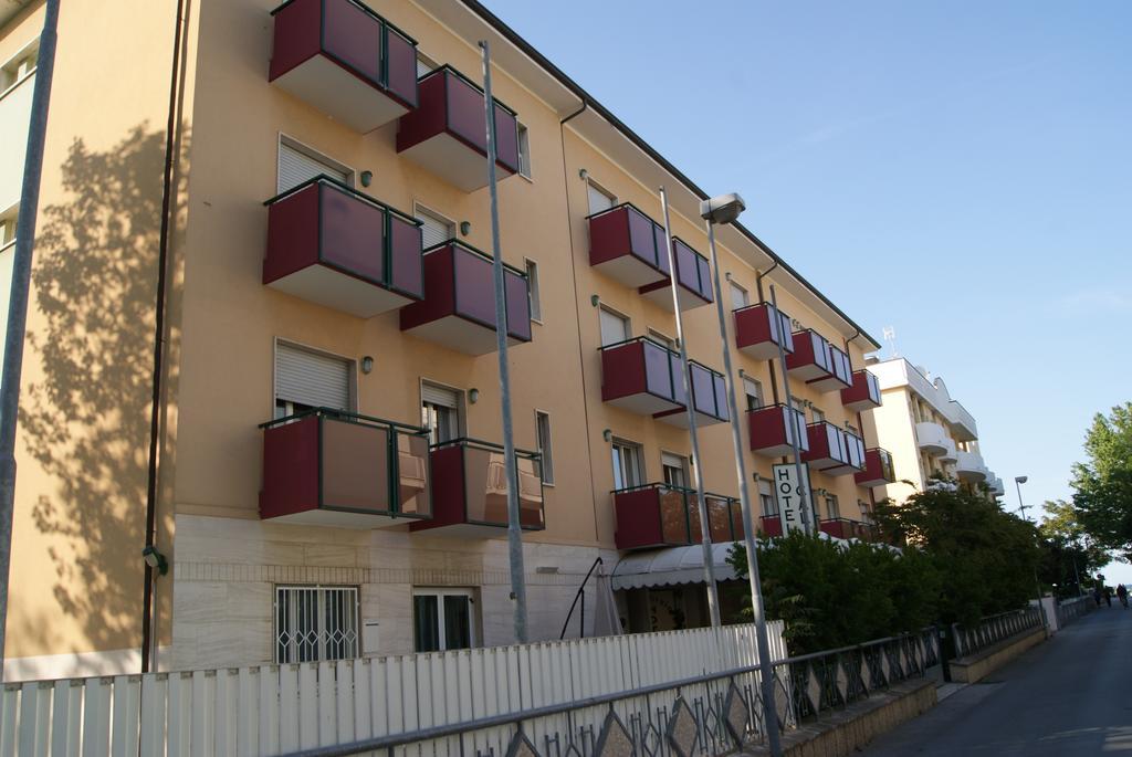 Hotel Aron Rimini Buitenkant foto